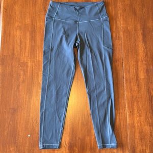 Women’s Victoria sport leggings, size medium